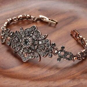 Elegant Rose Gold Floral Bracelet